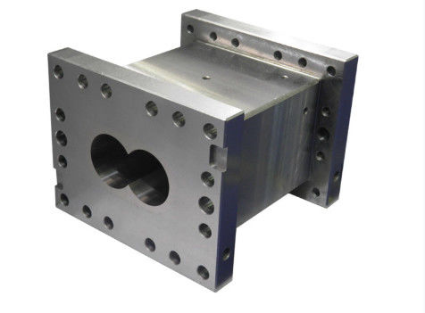 Producción de Masterbatch Componentes de extrusión de tornillos gemelos Barril duradero para una producción suave