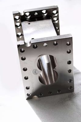 200 mm a 400 mm Extrusión de barril de tornillo Extrusor de barril para la co-rotación